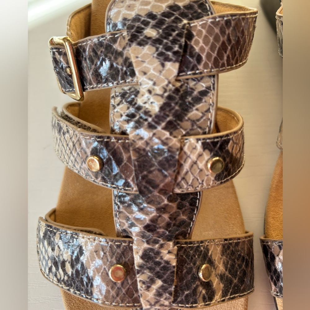 VIONIC Radia Orthotic Wedge Size 8 Sandal Python Adjustable Strap Snakeskin - Picture 5 of 10